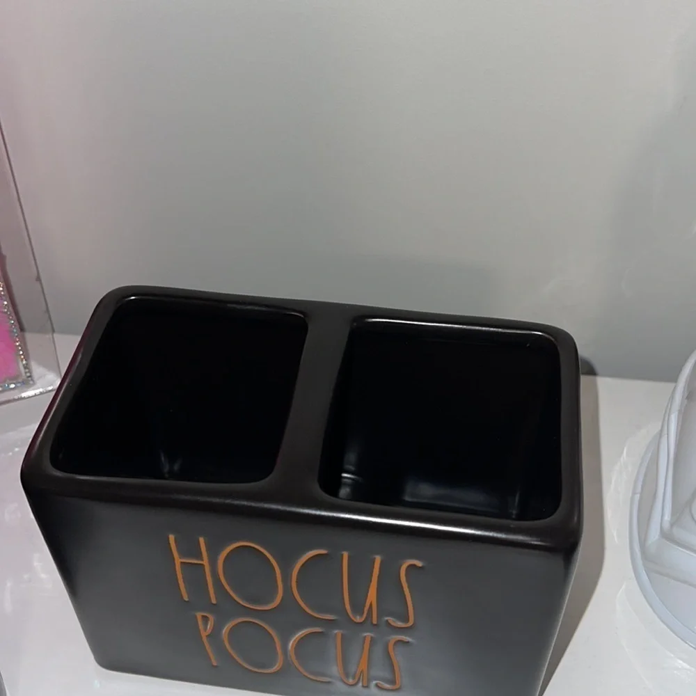 RAE DUNN HALLOWEEN BATHROOM SET